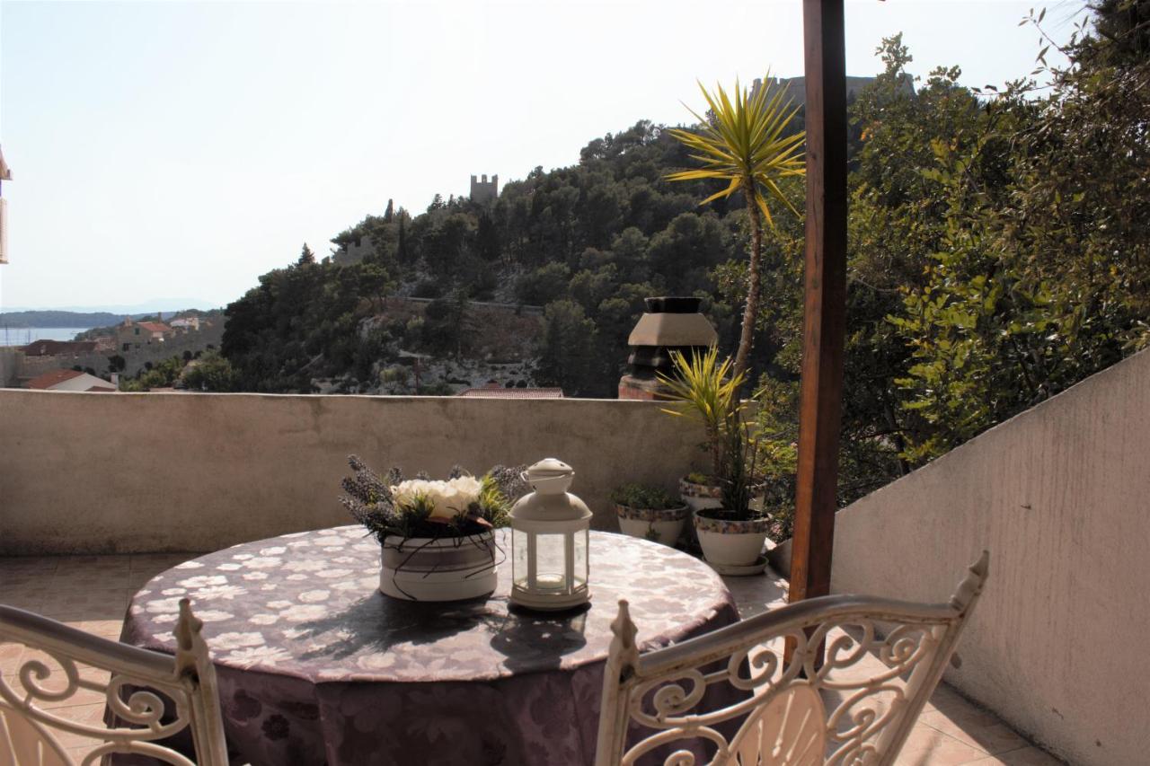 Guest House Vuljan Đảo Hvar Ngoại thất bức ảnh