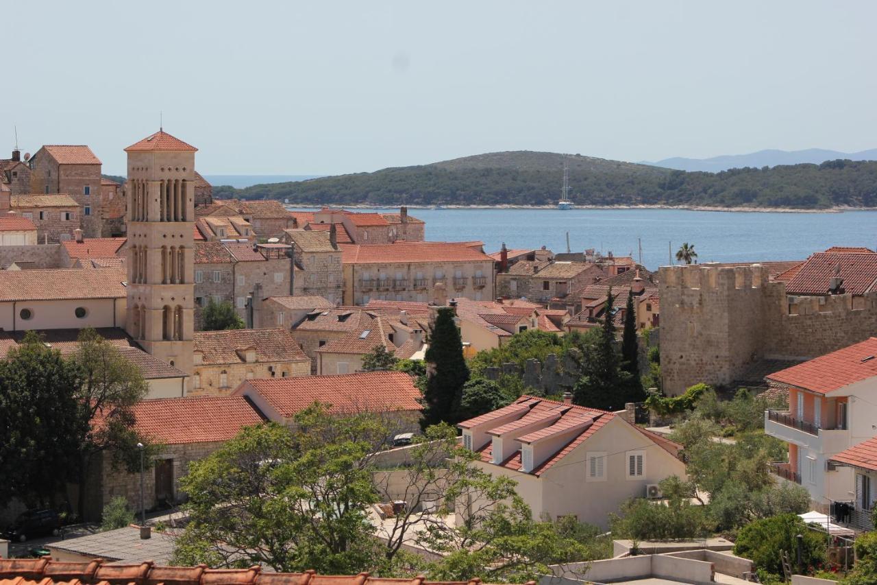 Guest House Vuljan Đảo Hvar Ngoại thất bức ảnh