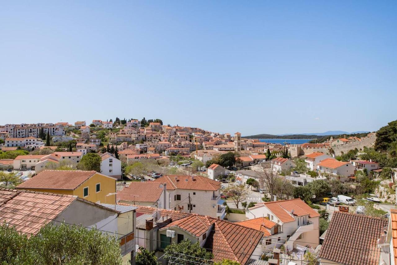 Guest House Vuljan Đảo Hvar Ngoại thất bức ảnh